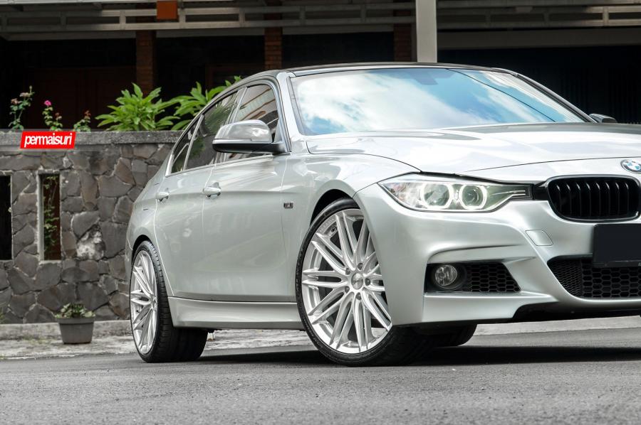 Детали экстерьера BMW 320i Sedan on Vossen Wheels (VFS4) 2017 года  (фото 4 из 12)